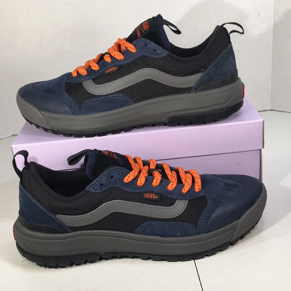 NWT Vans UltraRange EXO All Purpose Trainers in Dress Blue Women’s 9 Men’s 7.5